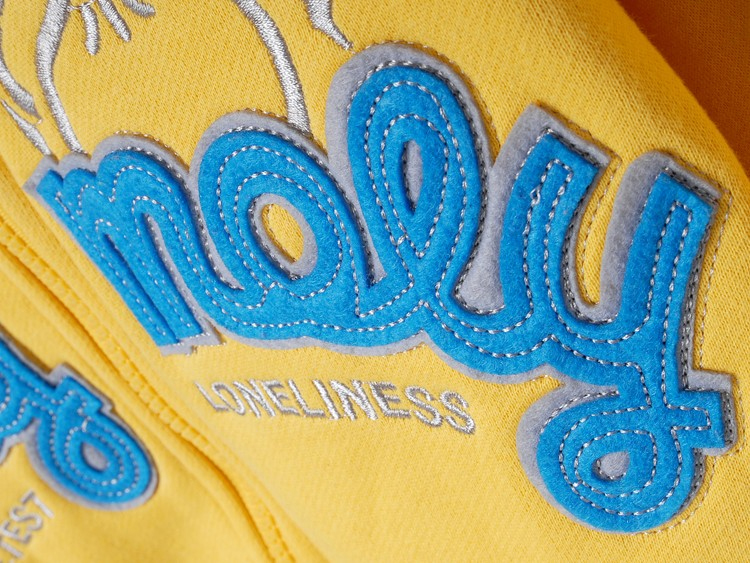 服飾貼布繡激光切割機(jī)優(yōu)選大族粵銘