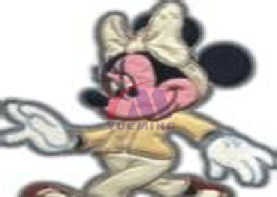 毛絨商標(biāo)激光切割.png