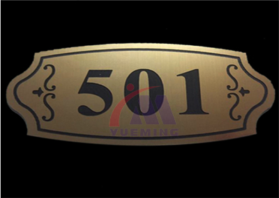 <a href=http://www.xadt188.com/chanpin/75.html target=_blank class=infotextkey>雙色板雕刻</a>.png